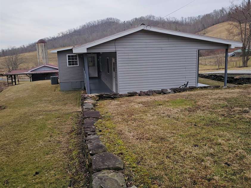 656 Water Street, Bakersville, NC 28705.  MLS# CAR4431229, YatesRealty ID 30531. 