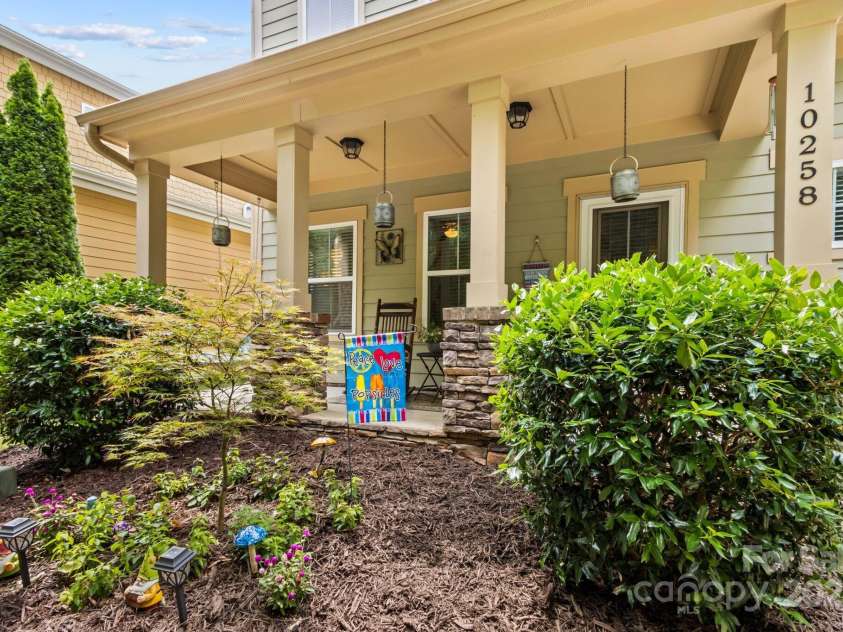 10258 Vanguard Parkway, Huntersville, NC 28078.  MLS# CAR4283731, YatesRealty ID 30534. 