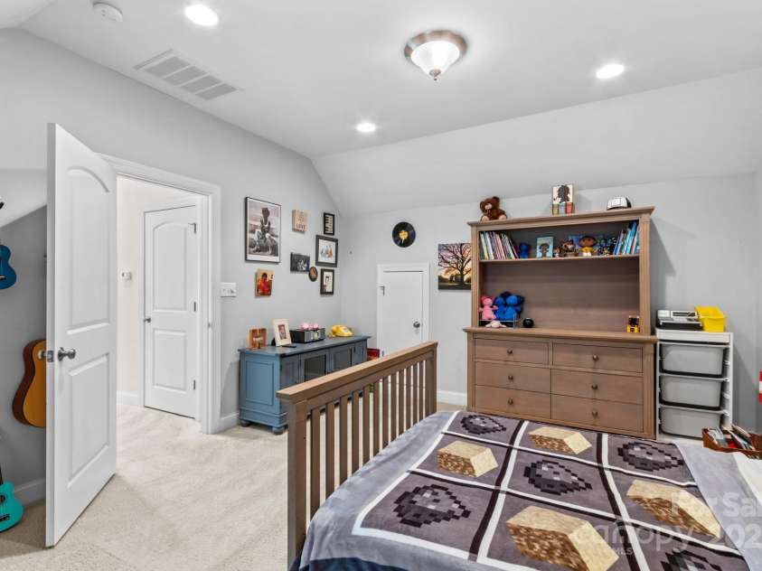 10258 Vanguard Parkway, Huntersville, NC 28078.  MLS# CAR4283731, YatesRealty ID 30534. 