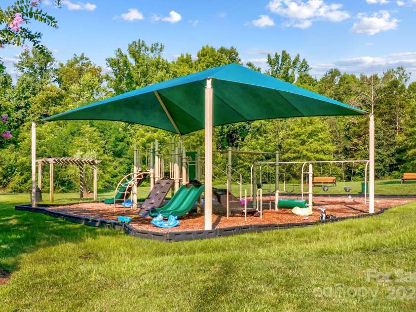 10258 Vanguard Parkway, Huntersville, NC 28078.  MLS# CAR4283731, YatesRealty ID 30534. 