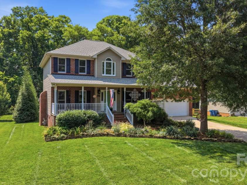8513 Middleton Circle, Harrisburg, NC 28075.  MLS# CAR4386336, YatesRealty ID 30534. 