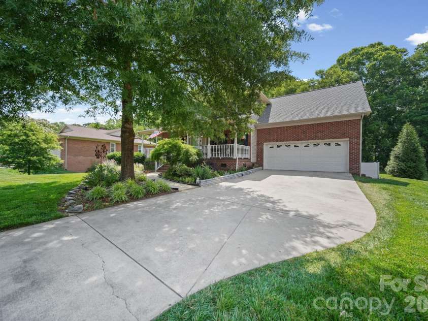 8513 Middleton Circle, Harrisburg, NC 28075.  MLS# CAR4386336, YatesRealty ID 30534. 