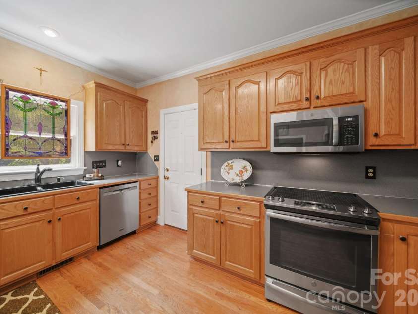 8513 Middleton Circle, Harrisburg, NC 28075.  MLS# CAR4386336, YatesRealty ID 30534. 