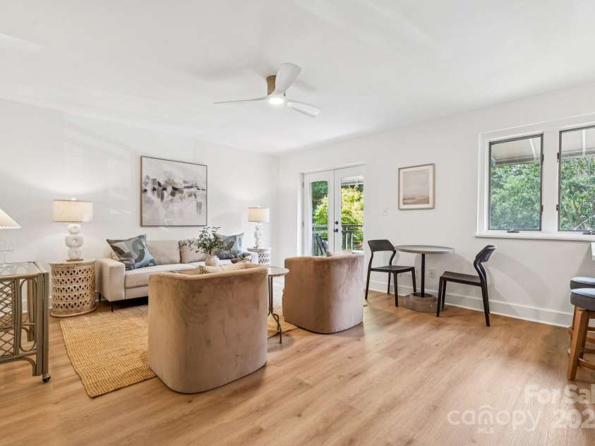 2421 Vail Avenue, Charlotte, NC 28207.  MLS# CAR4287766, YatesRealty ID 30535. 