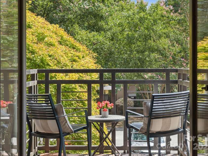 2421 Vail Avenue, Charlotte, NC 28207.  MLS# CAR4287766, YatesRealty ID 30535. 