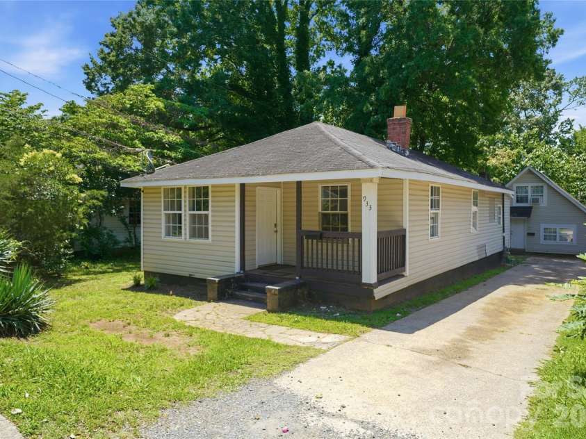 933 Rowan Street, Charlotte, NC 28208.  MLS# CAR4391506, YatesRealty ID 30535. 