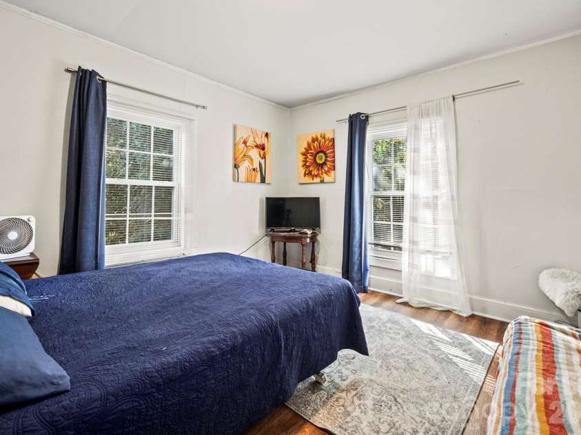 933 Rowan Street, Charlotte, NC 28208.  MLS# CAR4391506, YatesRealty ID 30535. 