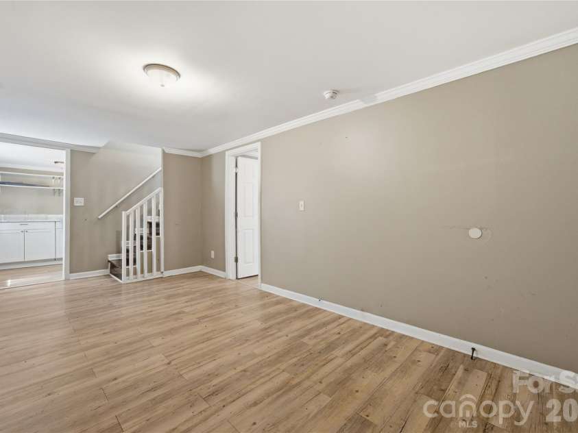 933 Rowan Street, Charlotte, NC 28208.  MLS# CAR4391506, YatesRealty ID 30535. 