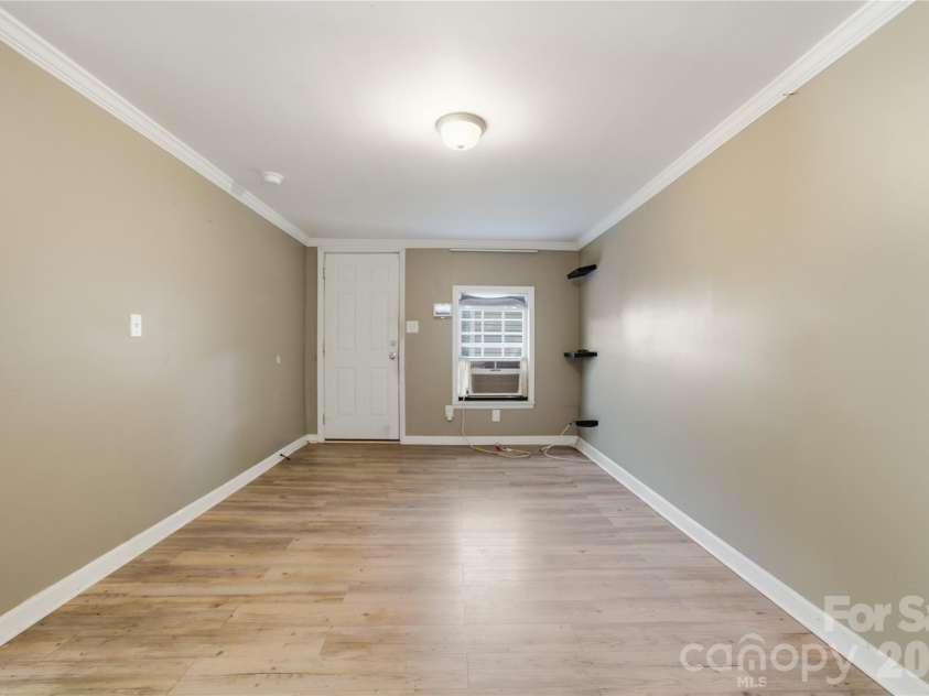933 Rowan Street, Charlotte, NC 28208.  MLS# CAR4391506, YatesRealty ID 30535. 