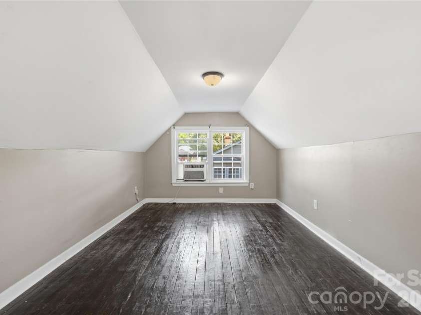 933 Rowan Street, Charlotte, NC 28208.  MLS# CAR4391506, YatesRealty ID 30535. 