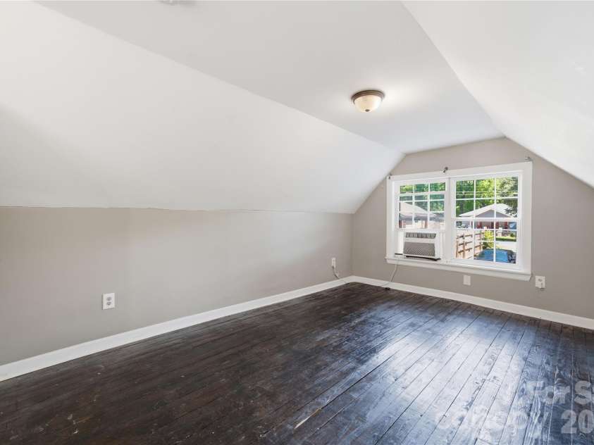 933 Rowan Street, Charlotte, NC 28208.  MLS# CAR4391506, YatesRealty ID 30535. 