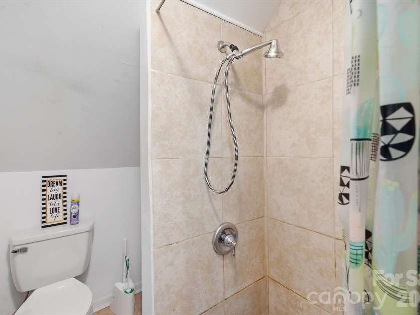 933 Rowan Street, Charlotte, NC 28208.  MLS# CAR4391506, YatesRealty ID 30535. 