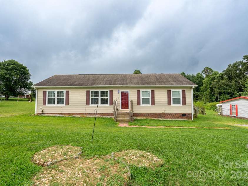 131 Brown Farms Drive, Cleveland, NC 27013.  MLS# CAR4278638, YatesRealty ID 30536. 
