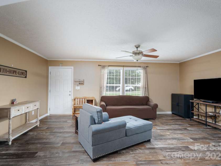 131 Brown Farms Drive, Cleveland, NC 27013.  MLS# CAR4278638, YatesRealty ID 30536. 