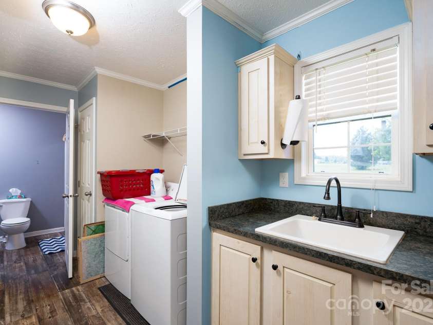 131 Brown Farms Drive, Cleveland, NC 27013.  MLS# CAR4278638, YatesRealty ID 30536. Mudroom is attached to 2nd bath but can be closed off by door