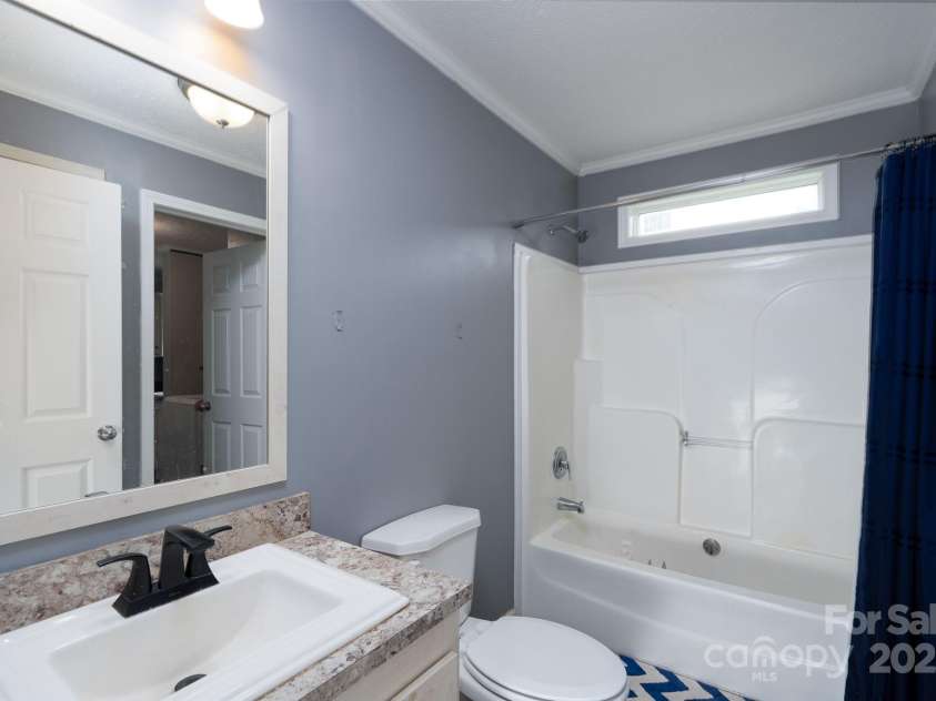 131 Brown Farms Drive, Cleveland, NC 27013.  MLS# CAR4278638, YatesRealty ID 30536. Second full bath in the hallway