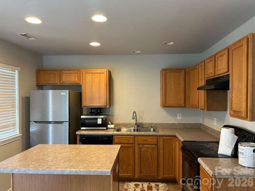 11040 Derryrush Drive, Charlotte, NC 28213.  MLS# CAR4393490, YatesRealty ID 30538. 