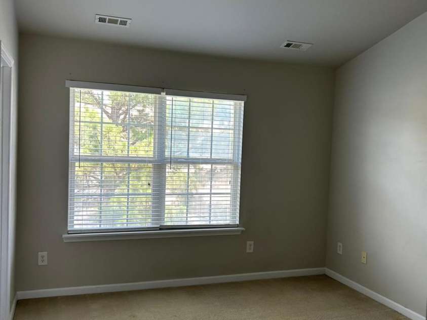 11040 Derryrush Drive, Charlotte, NC 28213.  MLS# CAR4393490, YatesRealty ID 30538. 