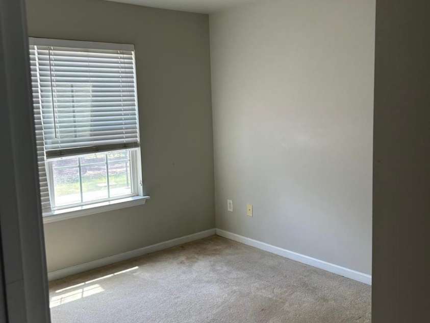 11040 Derryrush Drive, Charlotte, NC 28213.  MLS# CAR4393490, YatesRealty ID 30538. 