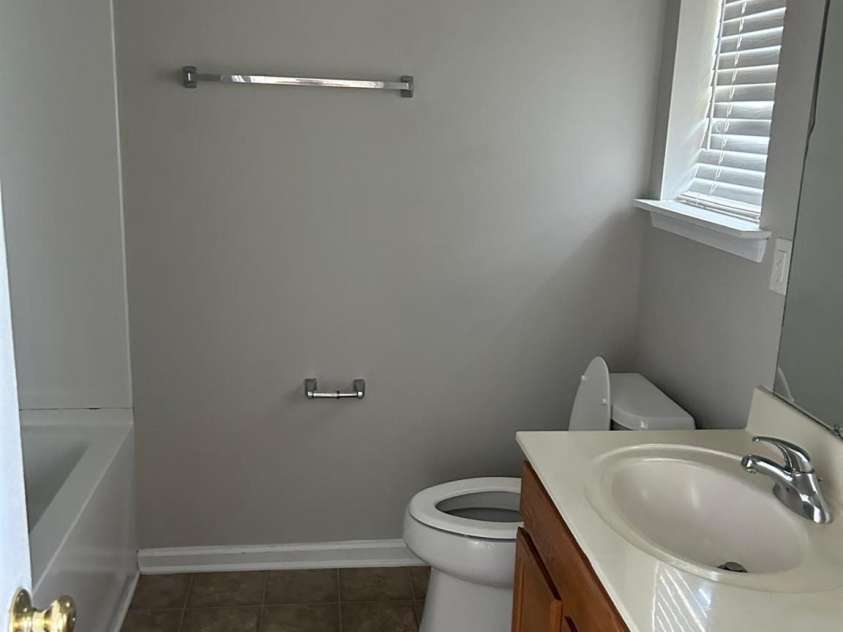 11040 Derryrush Drive, Charlotte, NC 28213.  MLS# CAR4393490, YatesRealty ID 30538. 