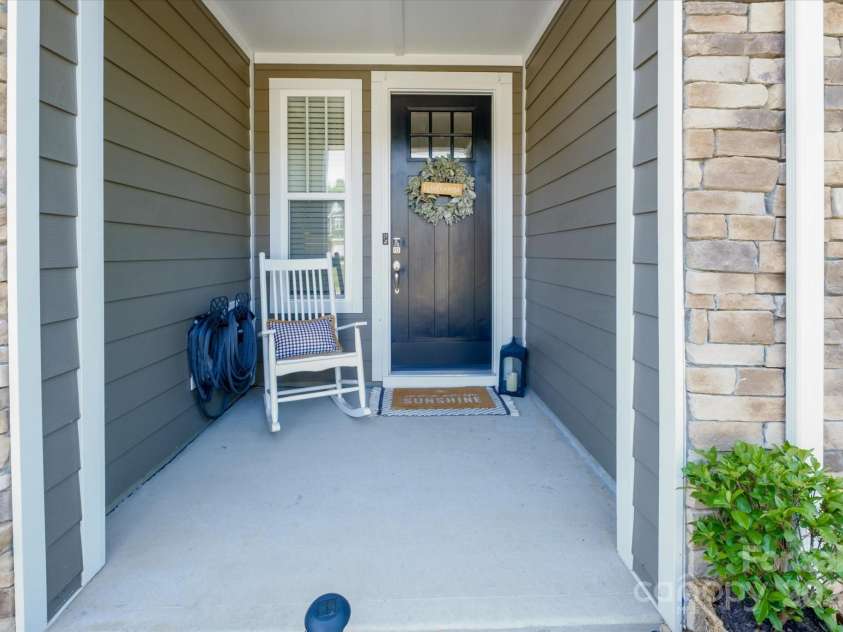 5027 American Bittern Lane, Charlotte, NC 28214.  MLS# CAR4283544, YatesRealty ID 30538. 