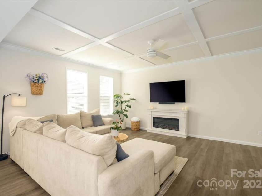 5027 American Bittern Lane, Charlotte, NC 28214.  MLS# CAR4283544, YatesRealty ID 30538. 