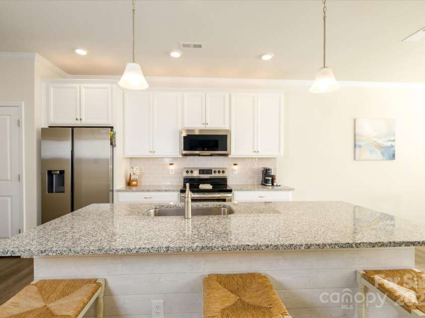 5027 American Bittern Lane, Charlotte, NC 28214.  MLS# CAR4283544, YatesRealty ID 30538. 