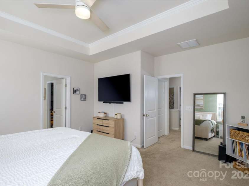 5027 American Bittern Lane, Charlotte, NC 28214.  MLS# CAR4283544, YatesRealty ID 30538. 