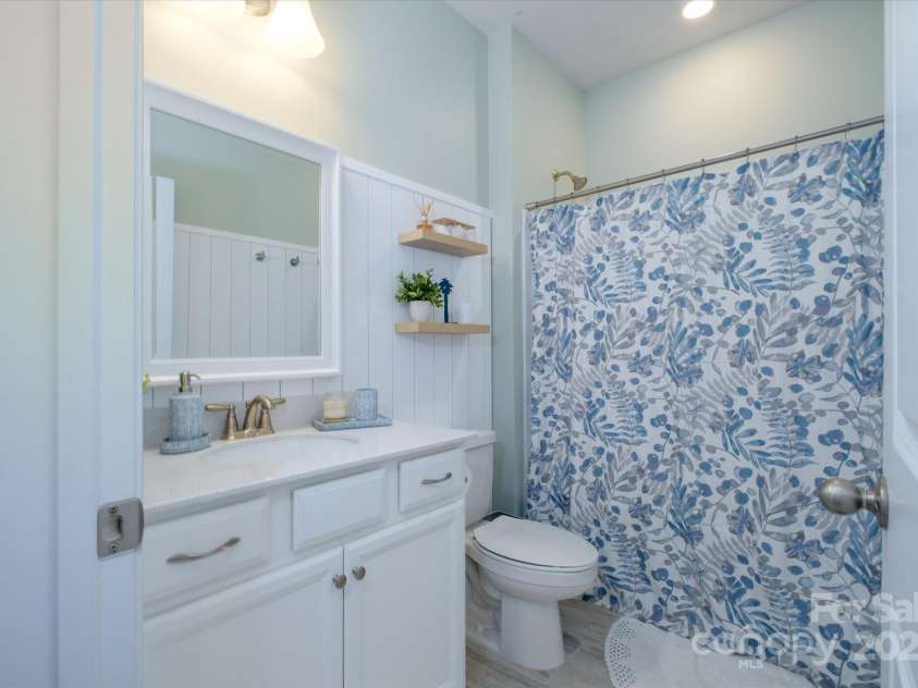 5027 American Bittern Lane, Charlotte, NC 28214.  MLS# CAR4283544, YatesRealty ID 30538. 