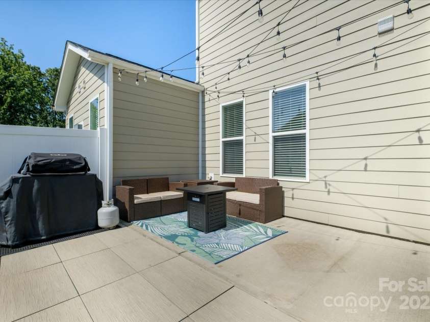 5027 American Bittern Lane, Charlotte, NC 28214.  MLS# CAR4283544, YatesRealty ID 30538. 