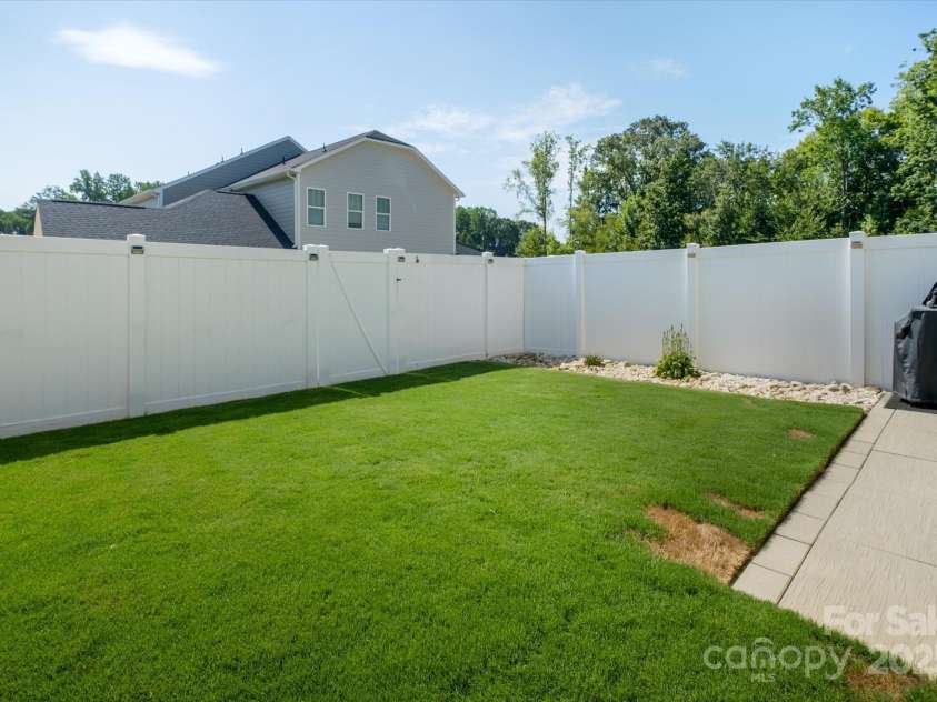 5027 American Bittern Lane, Charlotte, NC 28214.  MLS# CAR4283544, YatesRealty ID 30538. 