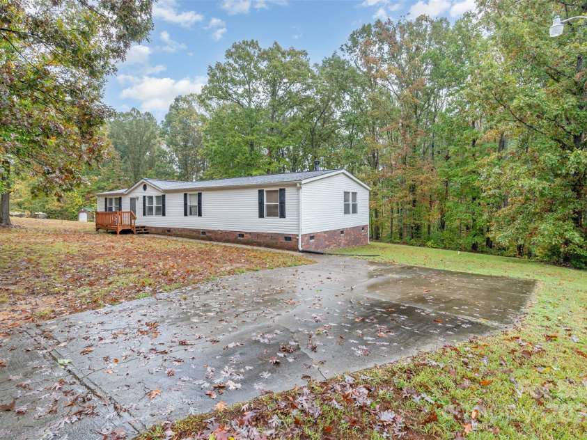 173 Deer Valley Drive, Cleveland, NC 27013.  MLS# CAR4316158, YatesRealty ID 3054. 