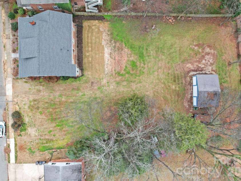 202 Oak Street, Statesville, NC 28677.  MLS# CAR4387196, YatesRealty ID 3054. 