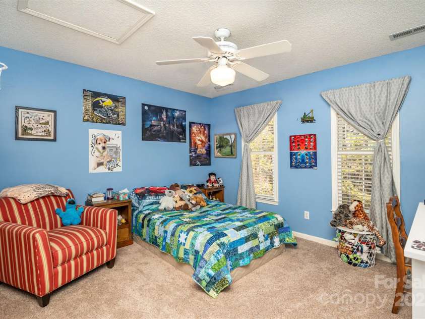 919 42nd Avenue Lane, Hickory, NC 28601.  MLS# CAR4229381, YatesRealty ID 3054. 