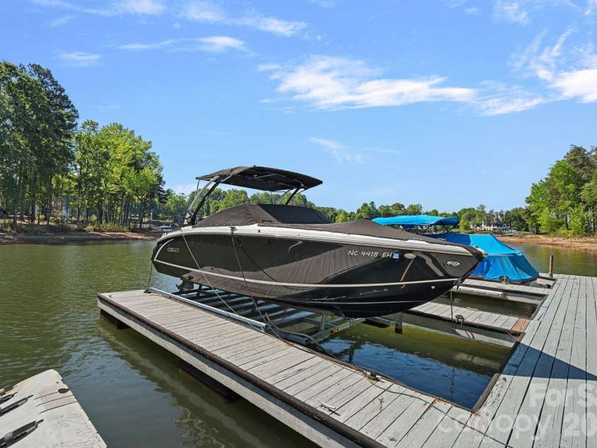 104 Maddaket Loop, Mooresville, NC 28117.  MLS# CAR4373825, YatesRealty ID 30540. Deeded Boat Slip