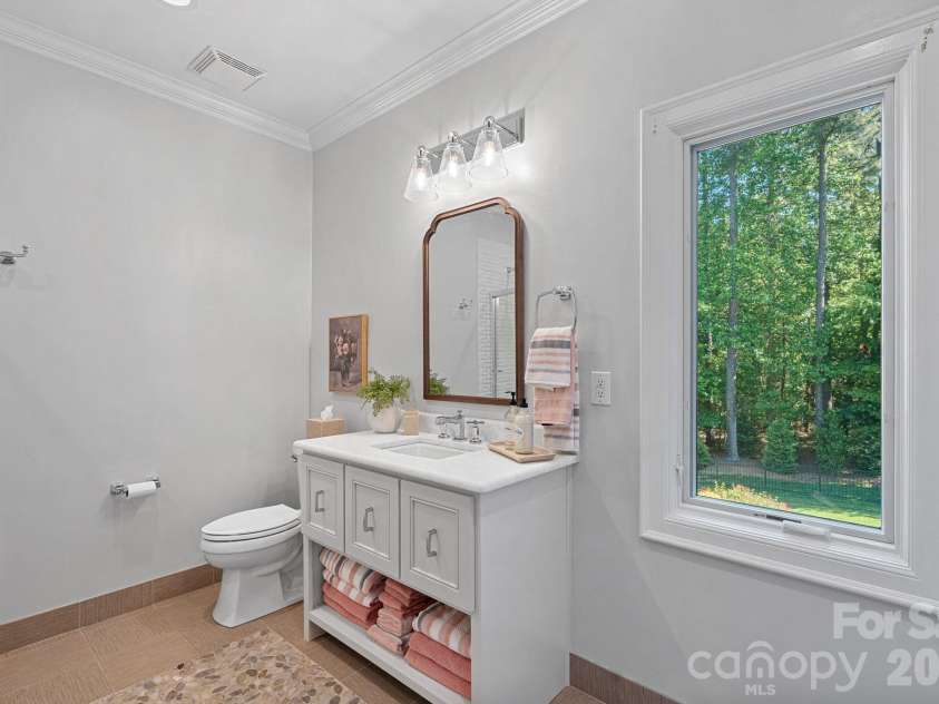 104 Maddaket Loop, Mooresville, NC 28117.  MLS# CAR4373825, YatesRealty ID 30540. Ensuite Bath for Bedroom 2