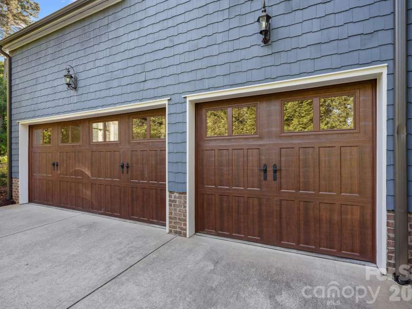 104 Maddaket Loop, Mooresville, NC 28117.  MLS# CAR4373825, YatesRealty ID 30540. Oversized 3-Car Garage