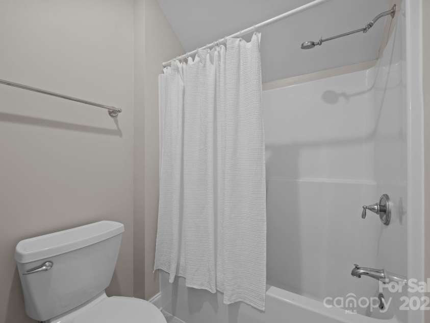 172 Birchbark Drive, Mills River, NC 28759.  MLS# CAR4282510, YatesRealty ID 30540. 