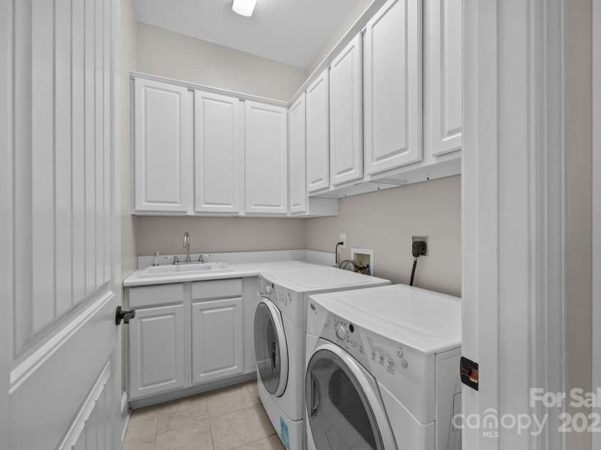 172 Birchbark Drive, Mills River, NC 28759.  MLS# CAR4282510, YatesRealty ID 30540. 