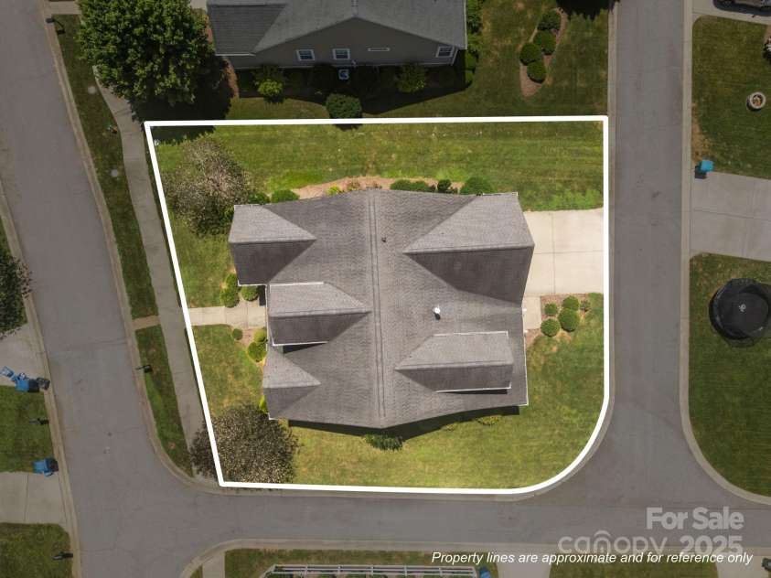 172 Birchbark Drive, Mills River, NC 28759.  MLS# CAR4282510, YatesRealty ID 30540. 