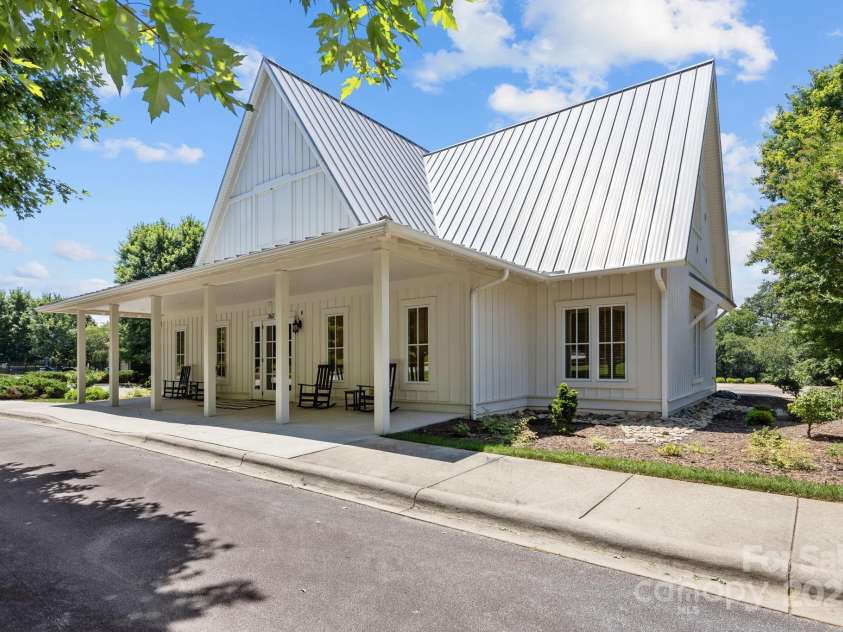 172 Birchbark Drive, Mills River, NC 28759.  MLS# CAR4282510, YatesRealty ID 30540. 