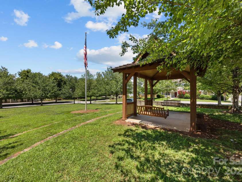 172 Birchbark Drive, Mills River, NC 28759.  MLS# CAR4282510, YatesRealty ID 30540. 