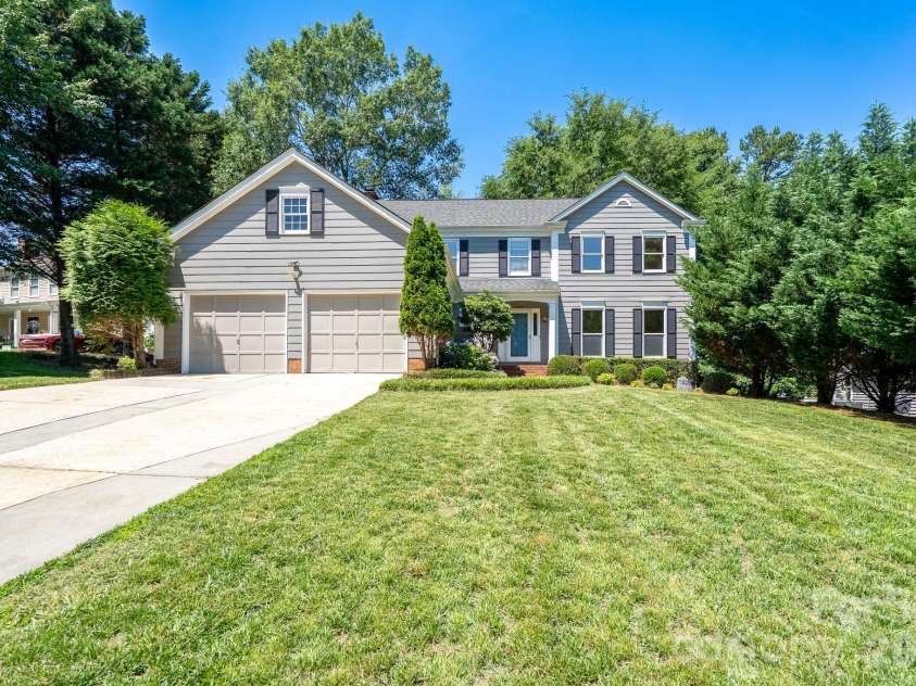 11220 Shandon Way Lane, Charlotte, NC 28262.  MLS# CAR4391284, YatesRealty ID 30541. 