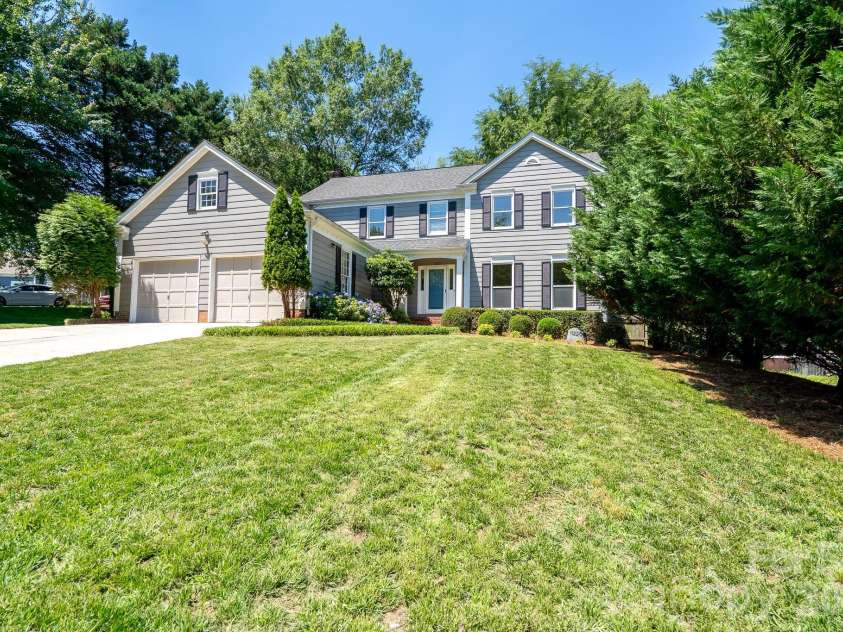 11220 Shandon Way Lane, Charlotte, NC 28262.  MLS# CAR4391284, YatesRealty ID 30541. 