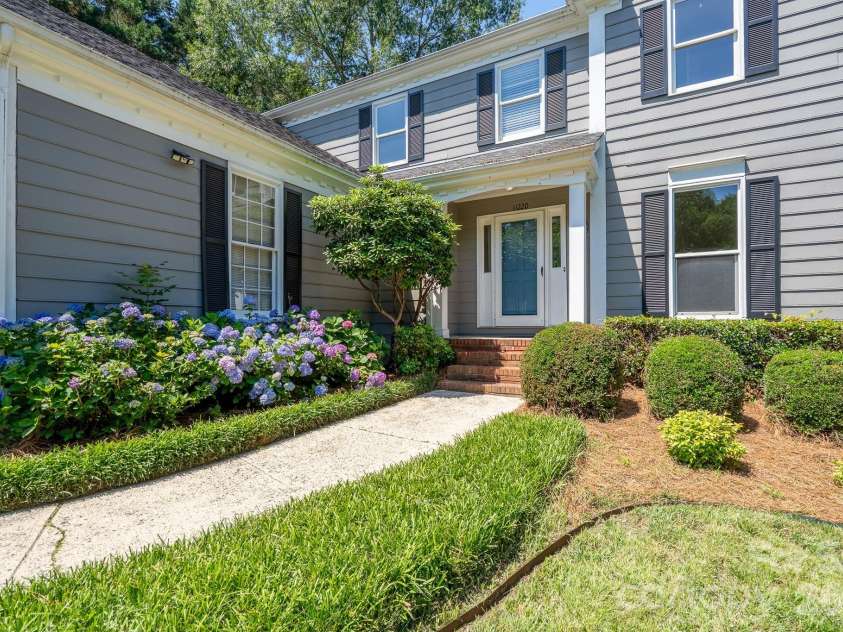 11220 Shandon Way Lane, Charlotte, NC 28262.  MLS# CAR4391284, YatesRealty ID 30541. 
