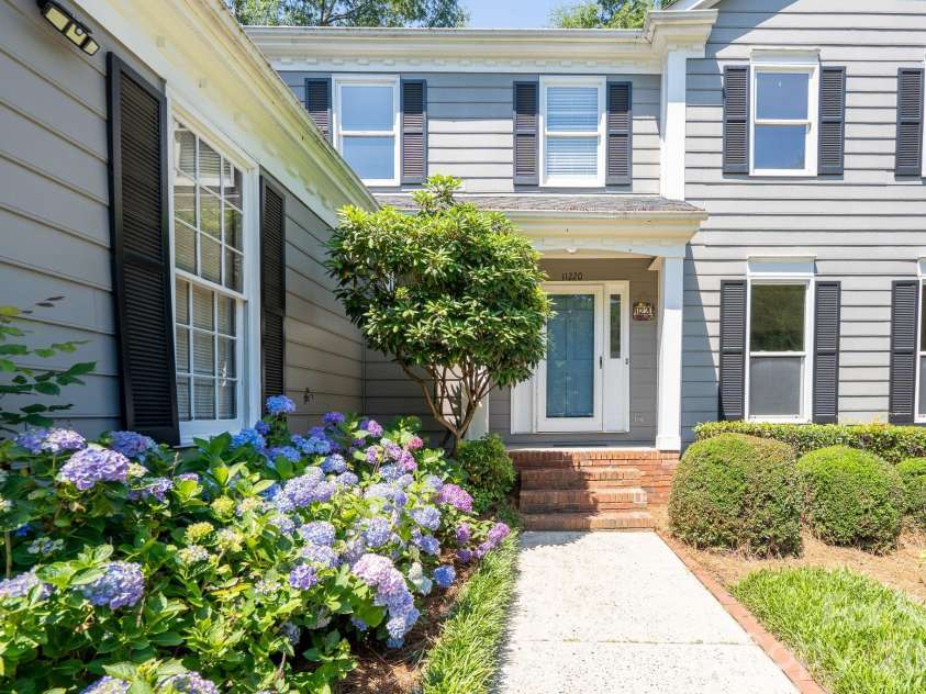 11220 Shandon Way Lane, Charlotte, NC 28262.  MLS# CAR4391284, YatesRealty ID 30541. 