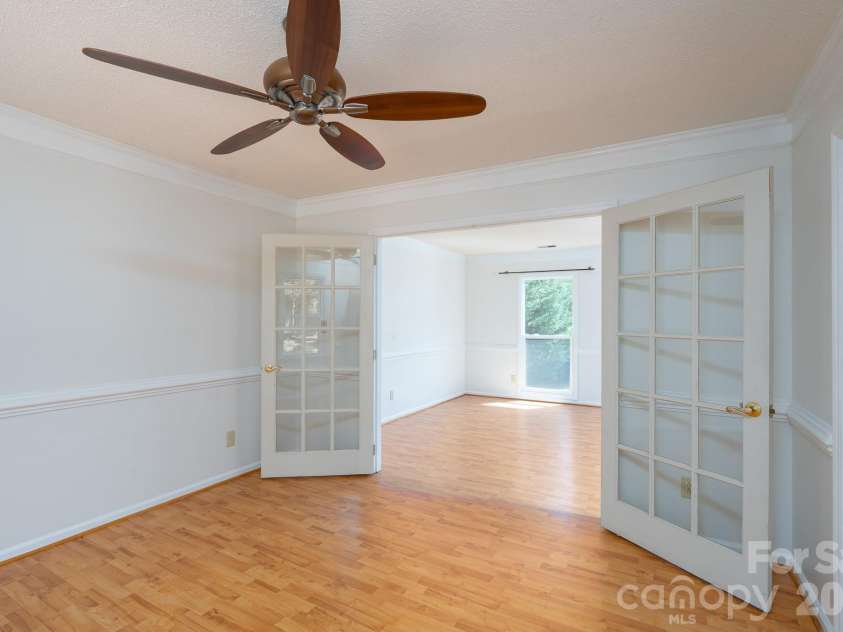 11220 Shandon Way Lane, Charlotte, NC 28262.  MLS# CAR4391284, YatesRealty ID 30541. 