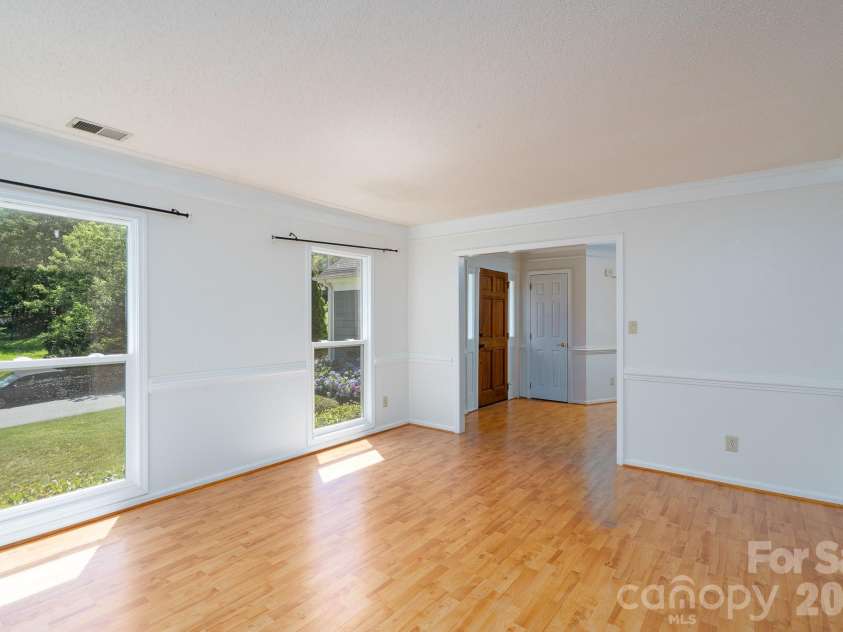 11220 Shandon Way Lane, Charlotte, NC 28262.  MLS# CAR4391284, YatesRealty ID 30541. 