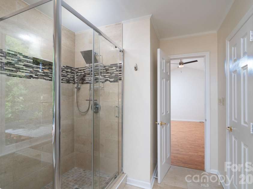 11220 Shandon Way Lane, Charlotte, NC 28262.  MLS# CAR4391284, YatesRealty ID 30541. 