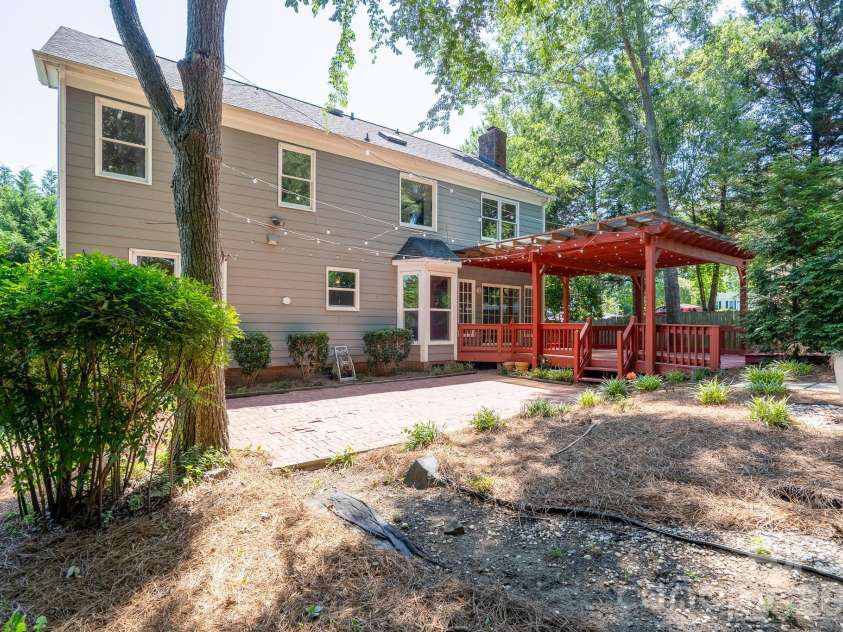 11220 Shandon Way Lane, Charlotte, NC 28262.  MLS# CAR4391284, YatesRealty ID 30541. 